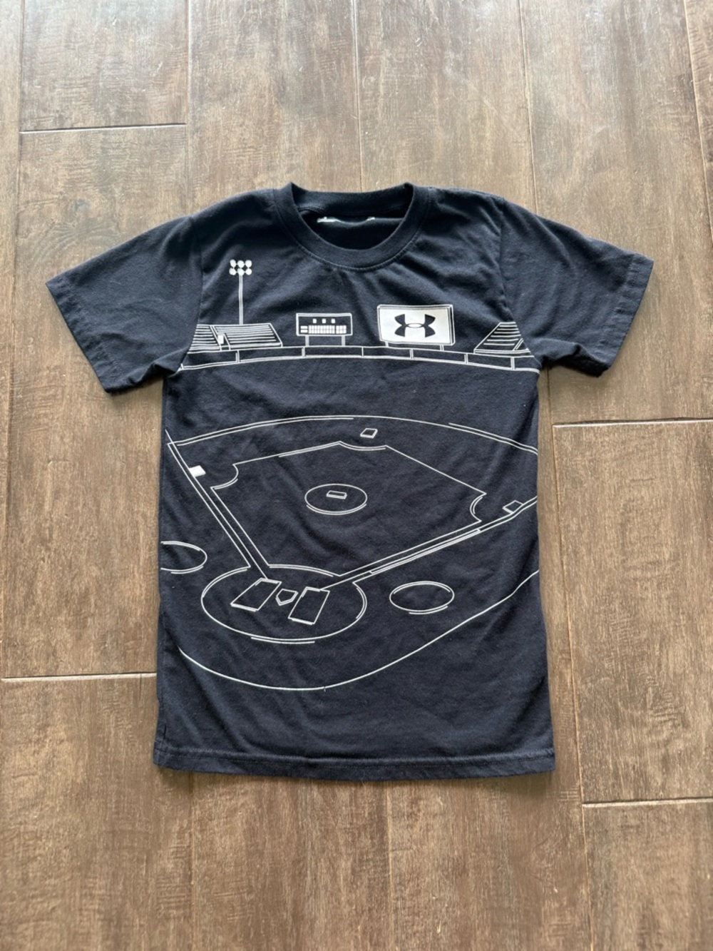 Under Armour Boys Black Tee with White Baseball Field Graphic Short Sleeve Sz 7